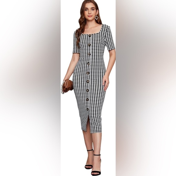 Dresses & Skirts - Dress hounds tooth pattern black white black button body con